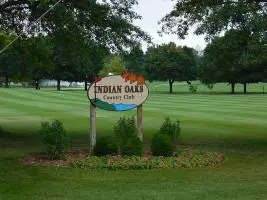 Indian Oaks County Club sign